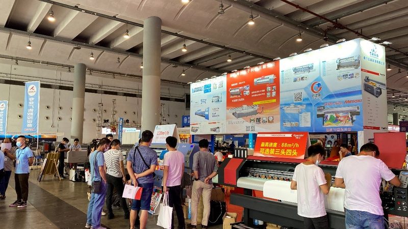 年会庆典舞台布置：尺寸规格与实用建议